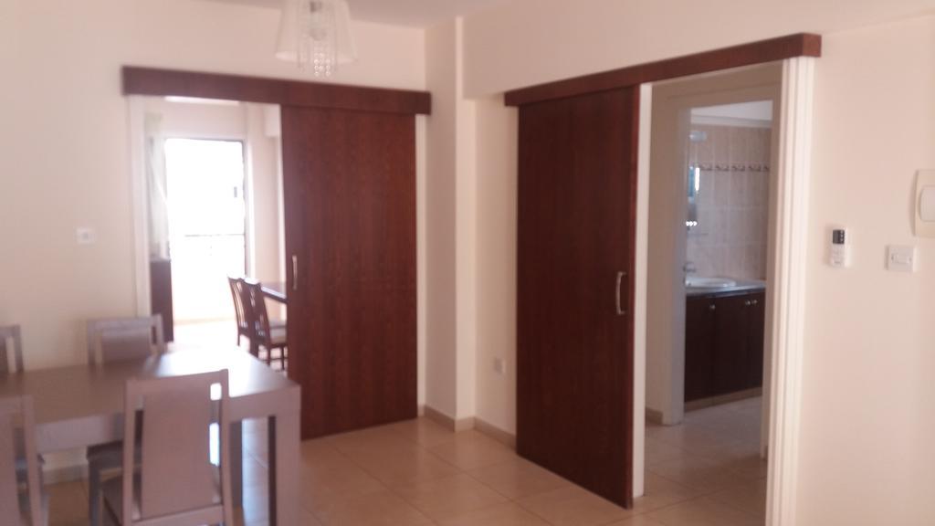 101 Mandritis Court Apartment Larnaca Luaran gambar
