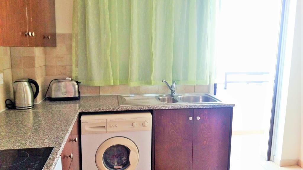 101 Mandritis Court Apartment Larnaca Luaran gambar