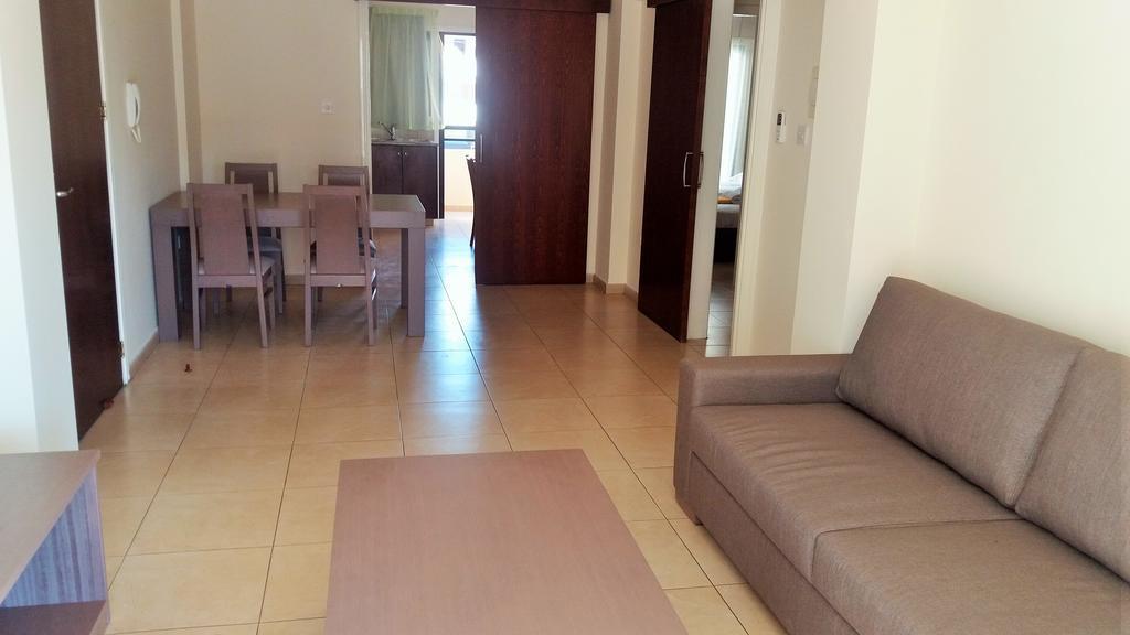 101 Mandritis Court Apartment Larnaca Luaran gambar