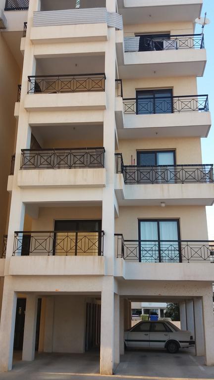101 Mandritis Court Apartment Larnaca Luaran gambar