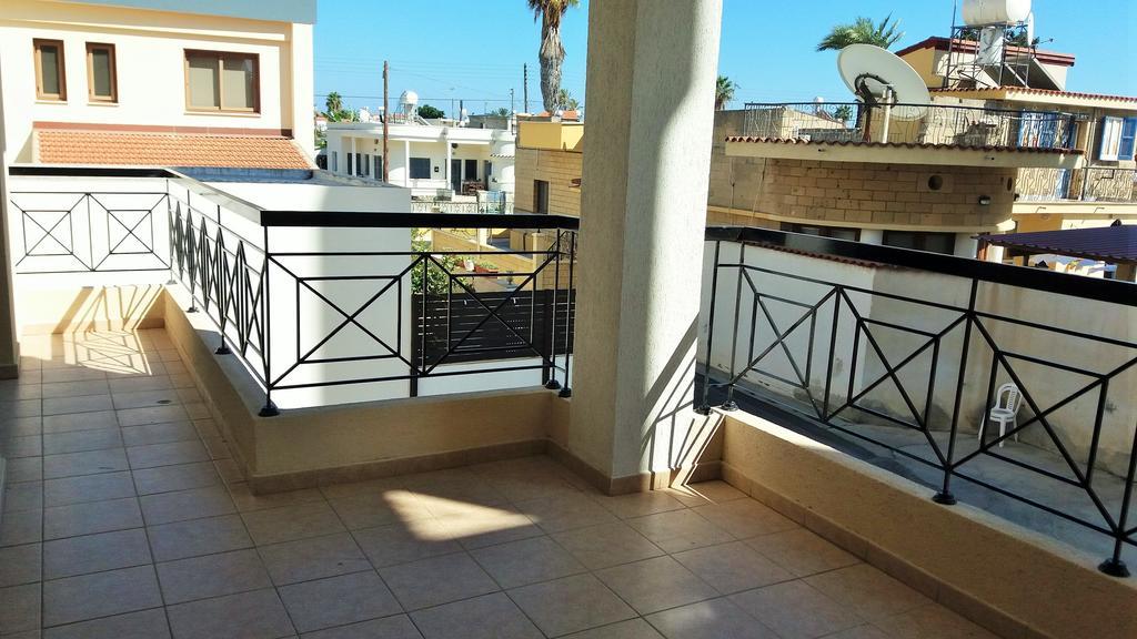 101 Mandritis Court Apartment Larnaca Luaran gambar