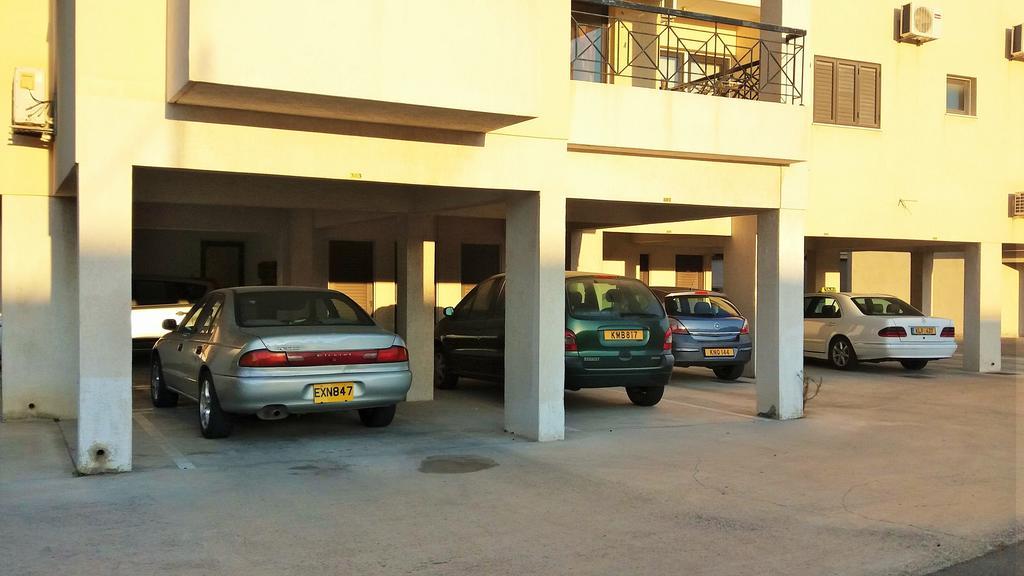 101 Mandritis Court Apartment Larnaca Luaran gambar