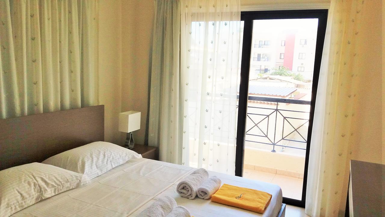 101 Mandritis Court Apartment Larnaca Luaran gambar
